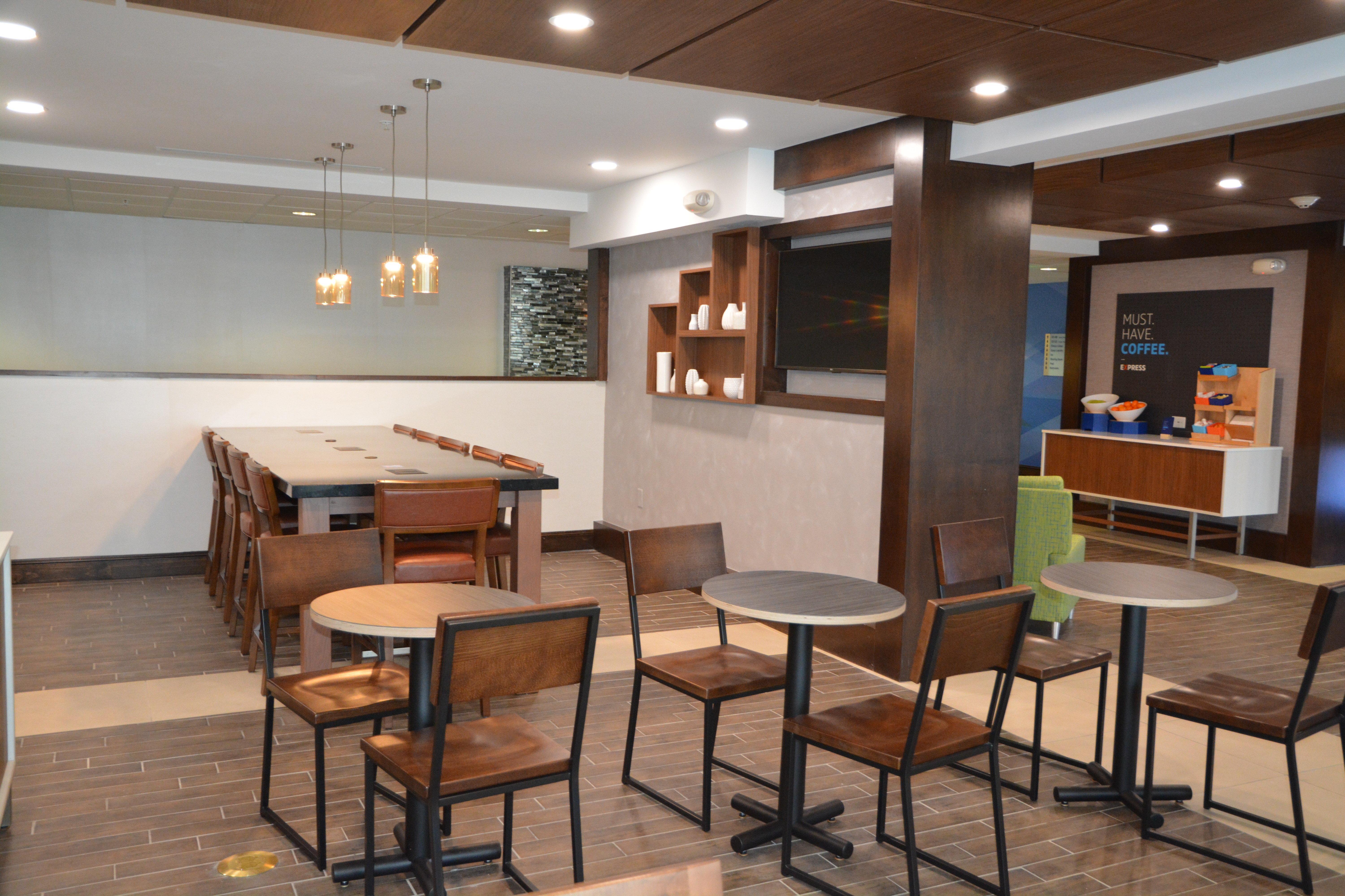 Holiday Inn Express & Suites Caryville By Ihg Exterior photo