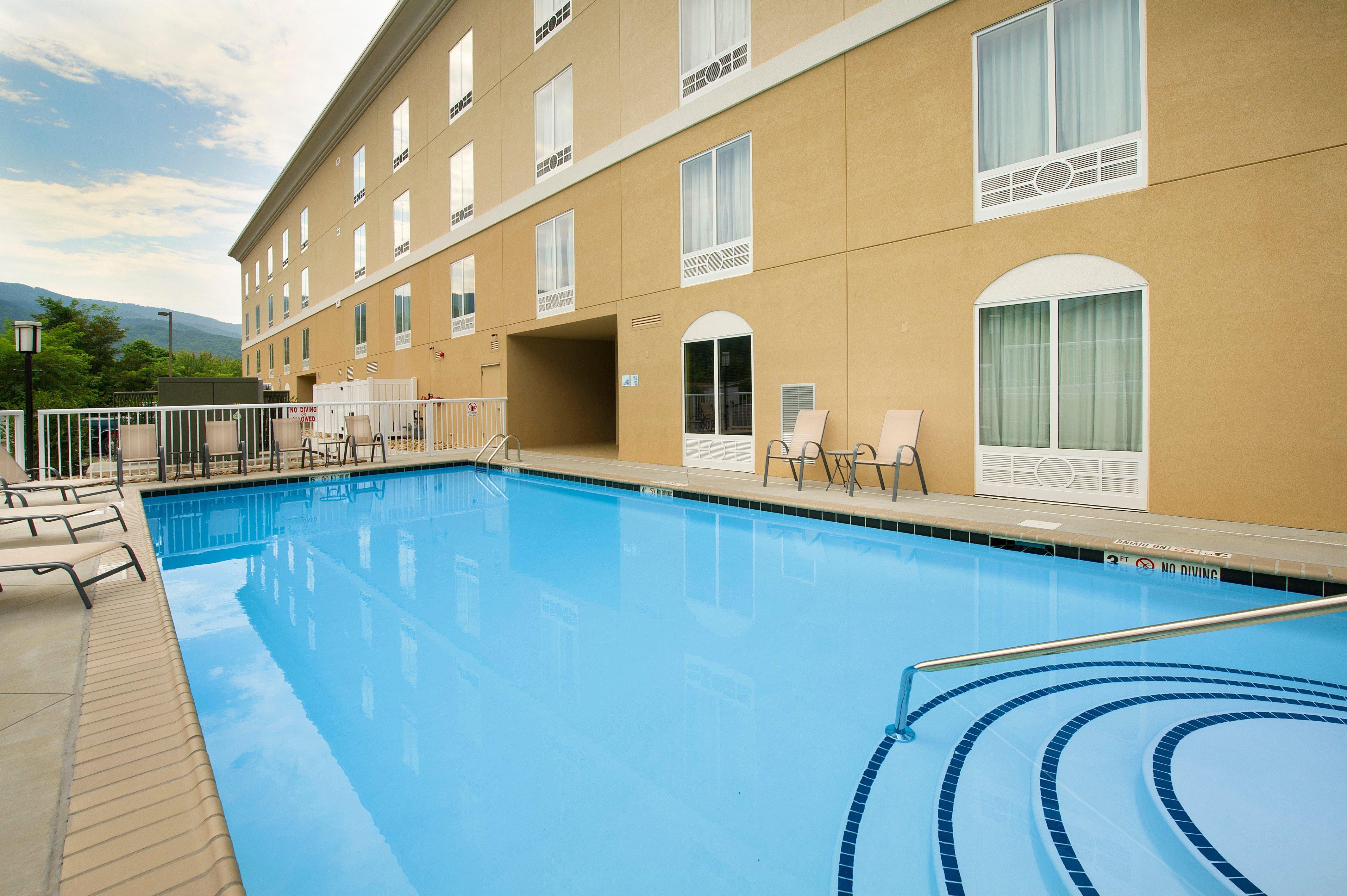 Holiday Inn Express & Suites Caryville By Ihg Exterior photo