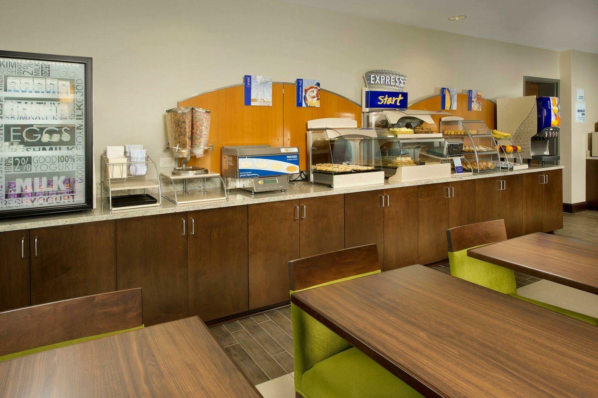 Holiday Inn Express & Suites Caryville By Ihg Exterior photo
