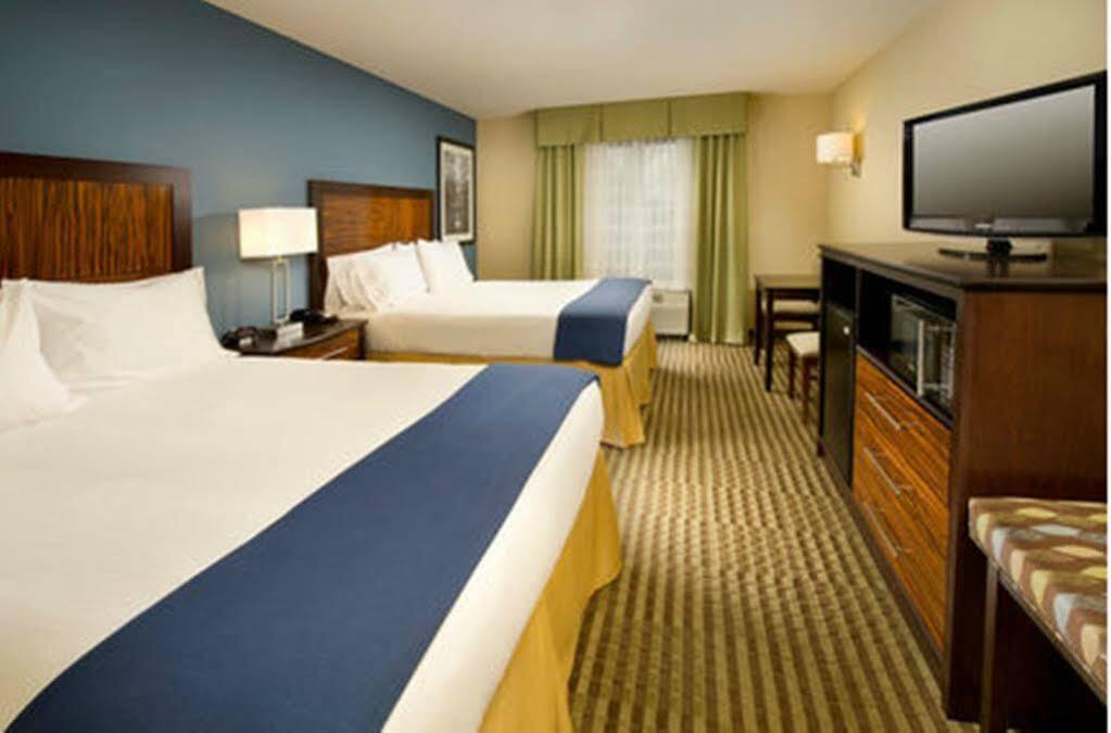 Holiday Inn Express & Suites Caryville By Ihg Exterior photo